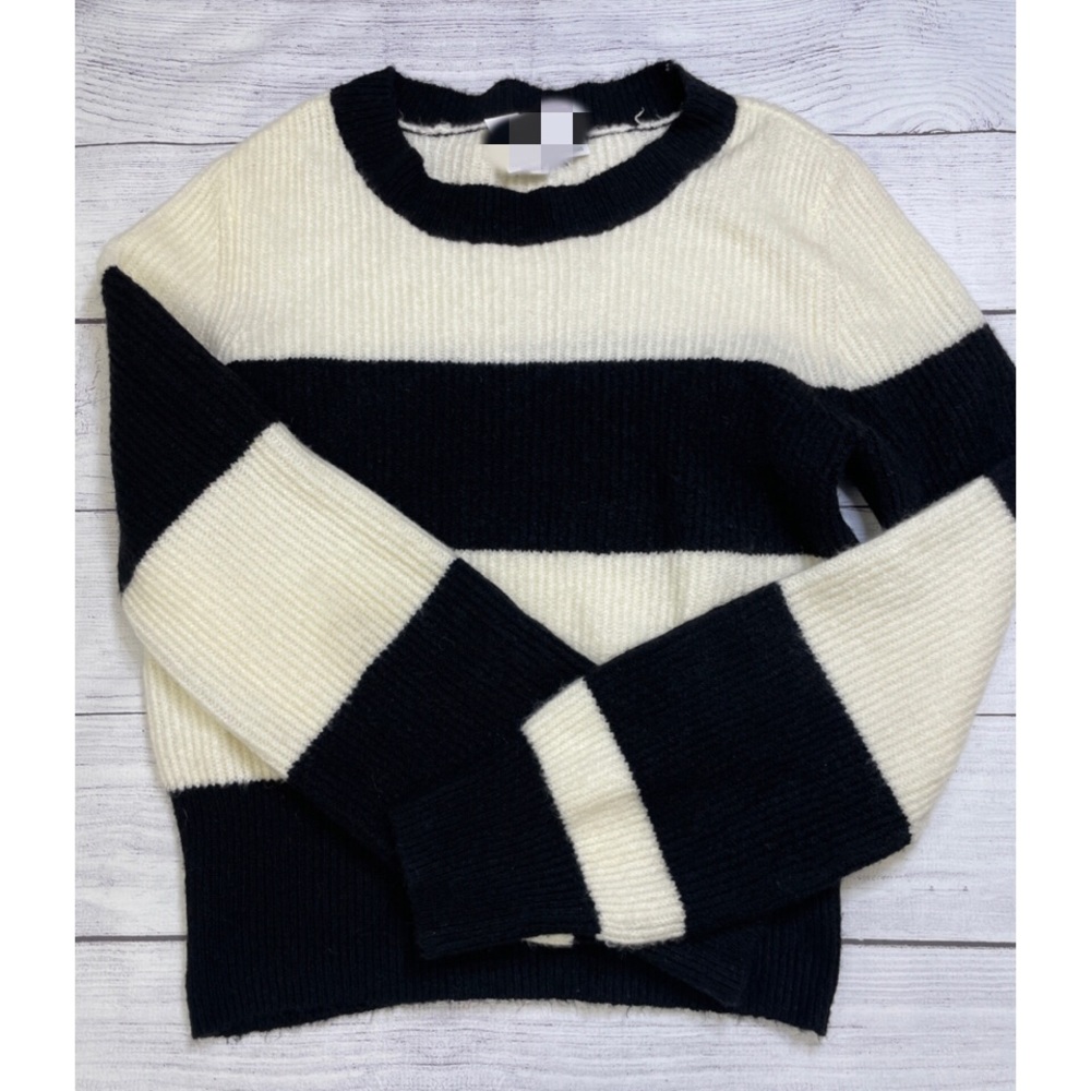 Sweetshirt